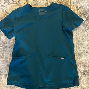 Figs 2 pocket Scrub Top Caribbean Blue Size M